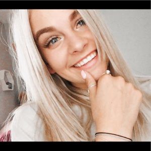 Meet your Posher, Jade